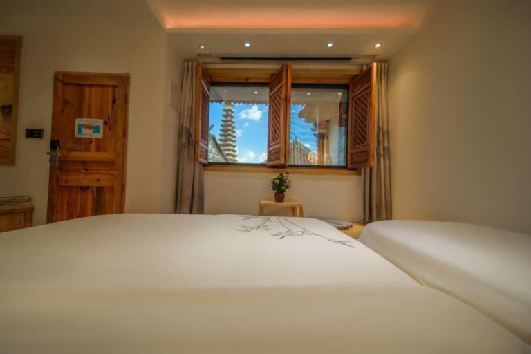 Bedroom 2, Huachengju View Guesthouse, Honghe Hani and Yi