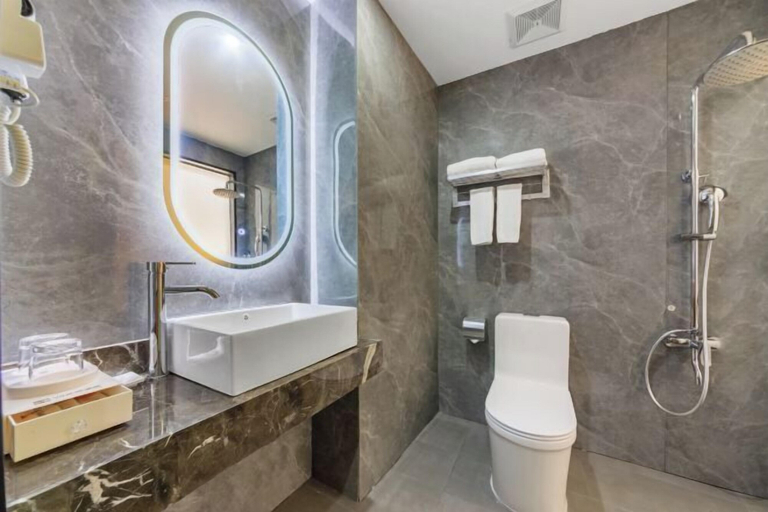 Bathroom 4, V8 Wisdom Hotel (Haikou CRV East Railway Station), Haikou