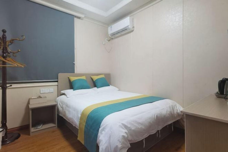 Bedroom 4, Ruyilou Hostel, Wenzhou