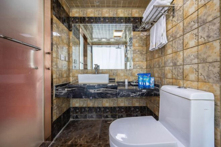Bathroom 2, Tianyuan Hotel, Lanzhou