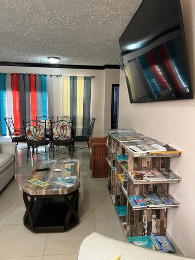 Food & Drinks 4, Island Turquoise Rental