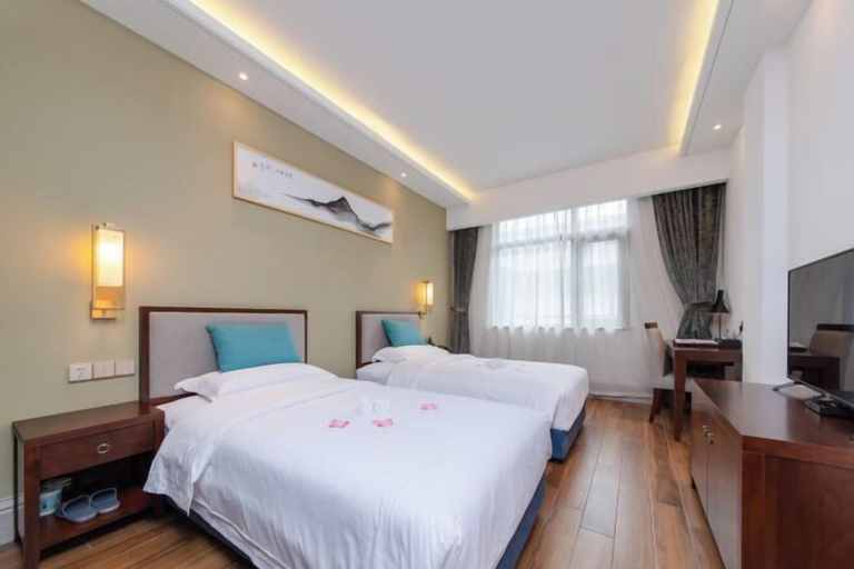 Bedroom 3, Taohuayuan Liu Contract Chun Inn, Changde