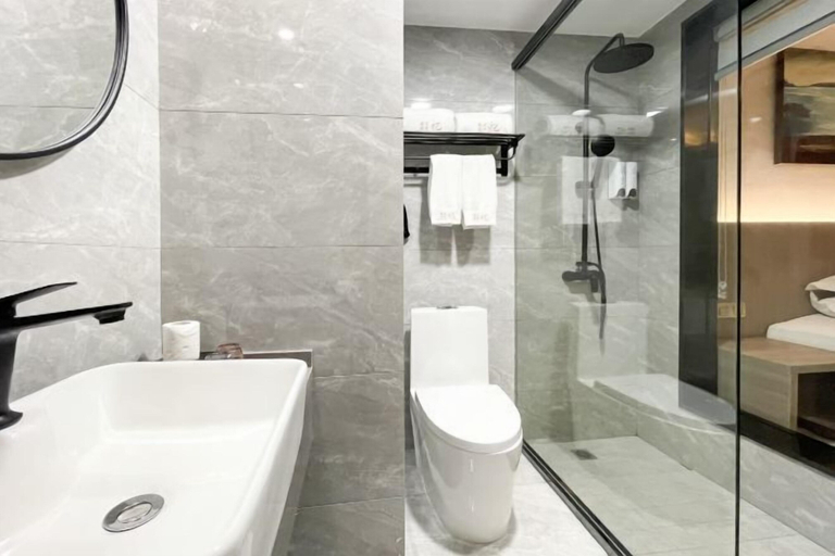 Bathroom 4, Qianzhou Yijia Hotel, Hangzhou