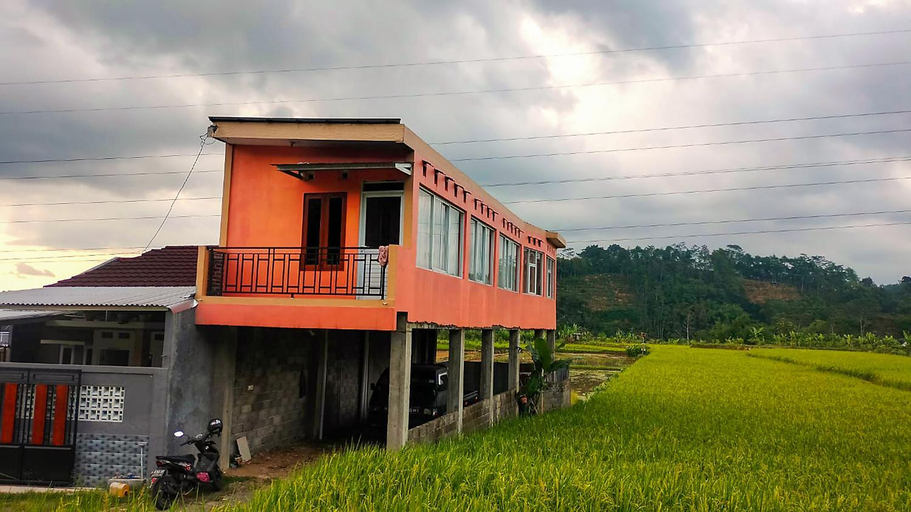 Others 3, Laze Hiatus, Wonosobo