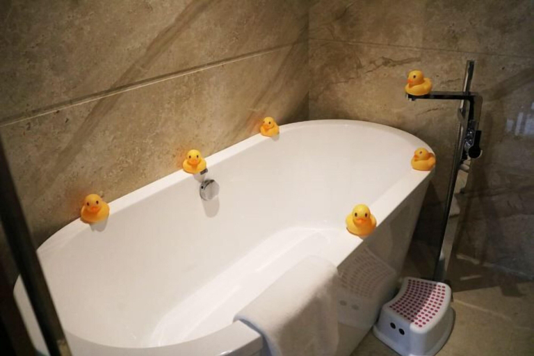 Bathroom 4, Grand New Century Hotel, Yichun