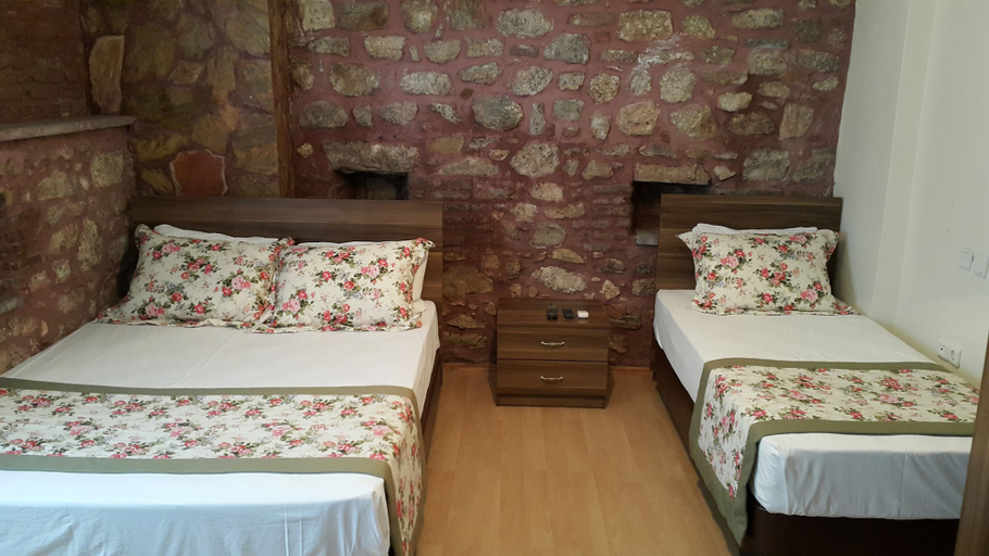 Bedroom 3, Odunluk Tas Konak Otel, Ezine