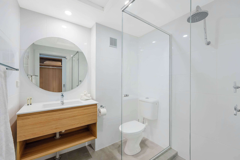 Bathroom 7
