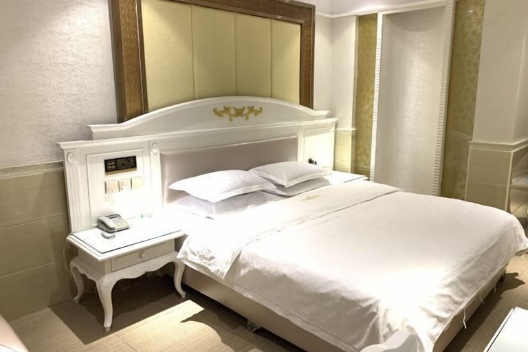 Bedroom 3, Moon Palace Hotel Huizhou, Huizhou