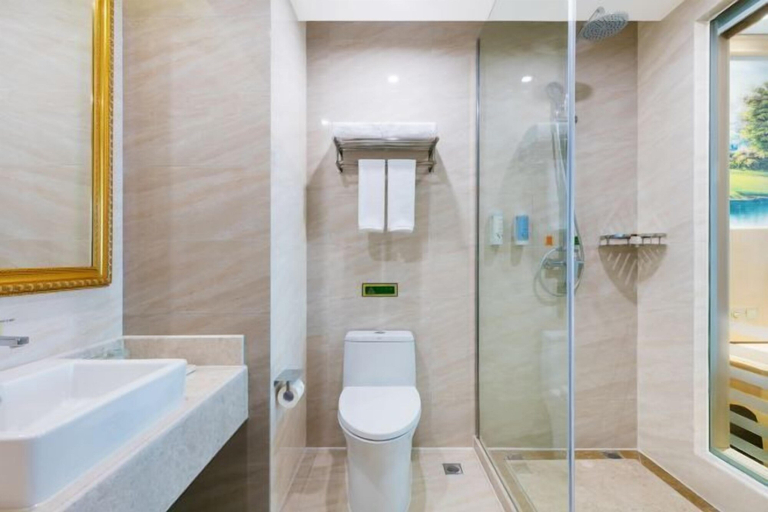Bathroom 4, Vienna Hotel (Yixing High-speed Railway Station), Wuxi