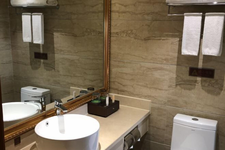 Bathroom 5, Venus Royal Hotel (Guilin Airport), Guilin