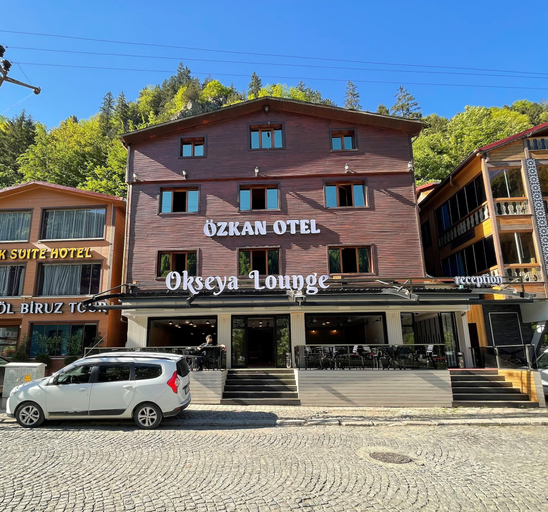 Exterior & Views