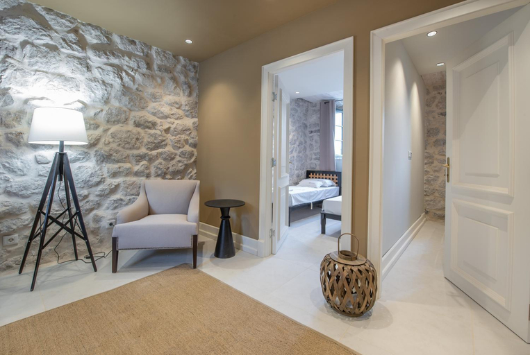 Others 2, Apartments Gabela