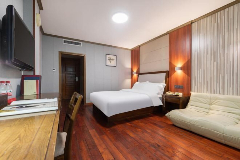 Bedroom 2, Gao Qing Ying Bin Hotel（Laocheng Craftsmen Museum）, Binzhou