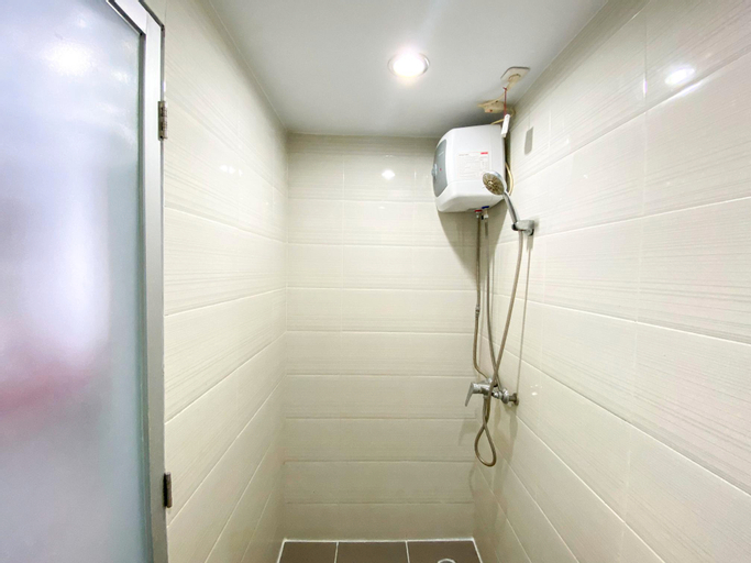 Bedroom 3, Good Choice and Tidy Studio Skyview Medan Apartment By Travelio, Medan