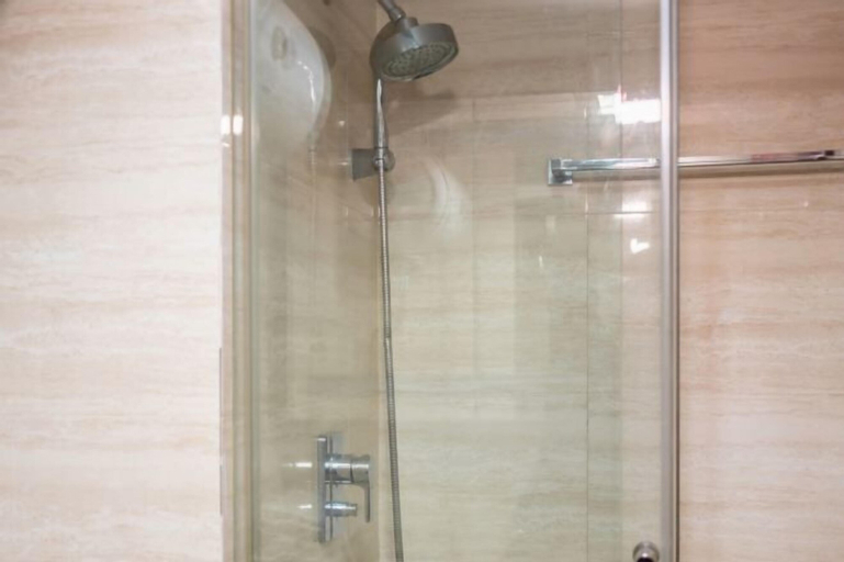 Bathroom 14