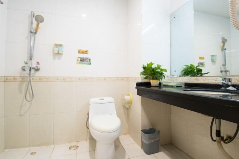 Bathroom 4, Xinhuangdu Hotel, Xupu, Guilin