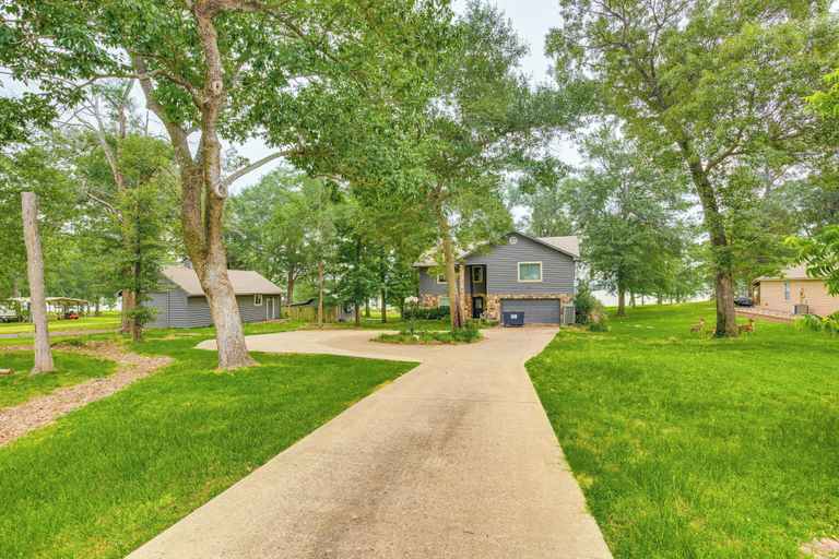 Exterior & Views 2, Waterfront Yantis Retreat w/ Deck & Zipline!, Wood
