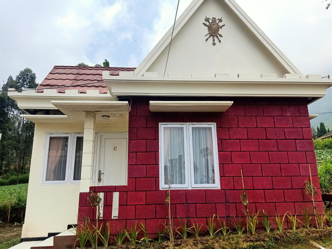 Exterior 2
