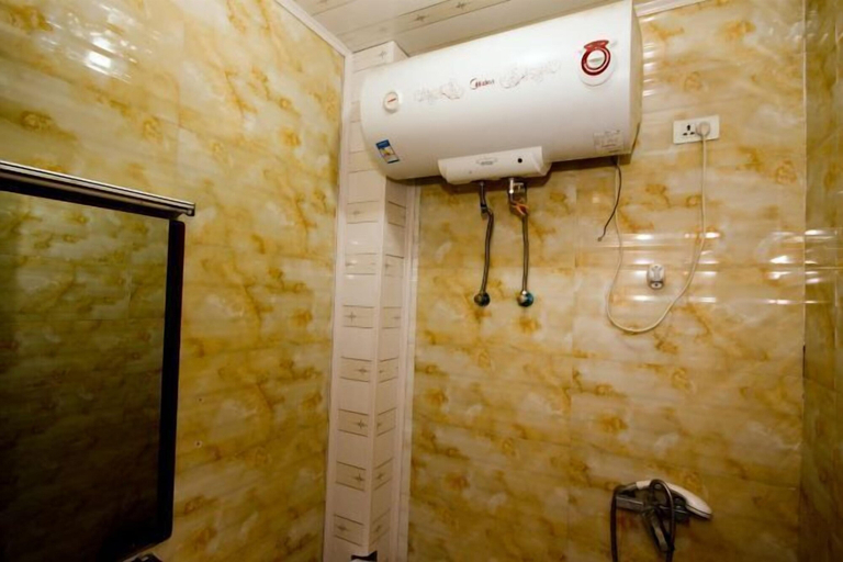 Bathroom 3, Yuquan Hotel, Weinan