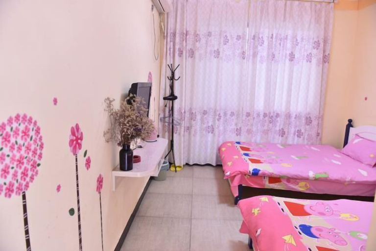 Bedroom 3, Fenghuang Snail Inn, Xiangxi Tujia and Miao