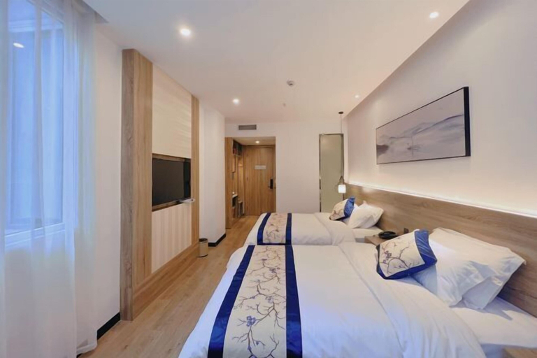 Bedroom 2, Flower Seasons Hotel, Bijie