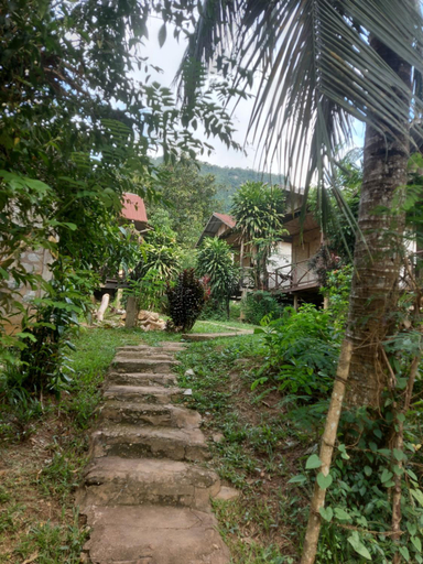Others 3, sainamhoun guesthouse, Ngoi
