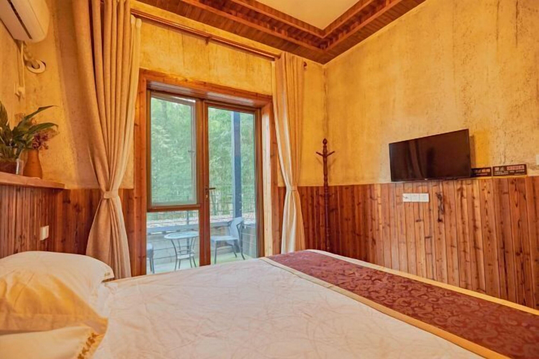 Bedroom 2, Defengju Inn, Huzhou