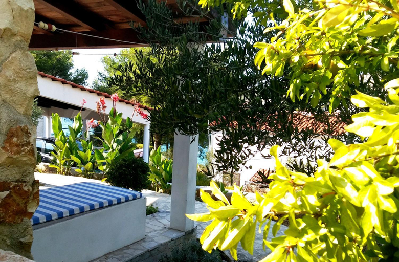 Others 3, Villa Gjardini - Sparadici, Šibenik