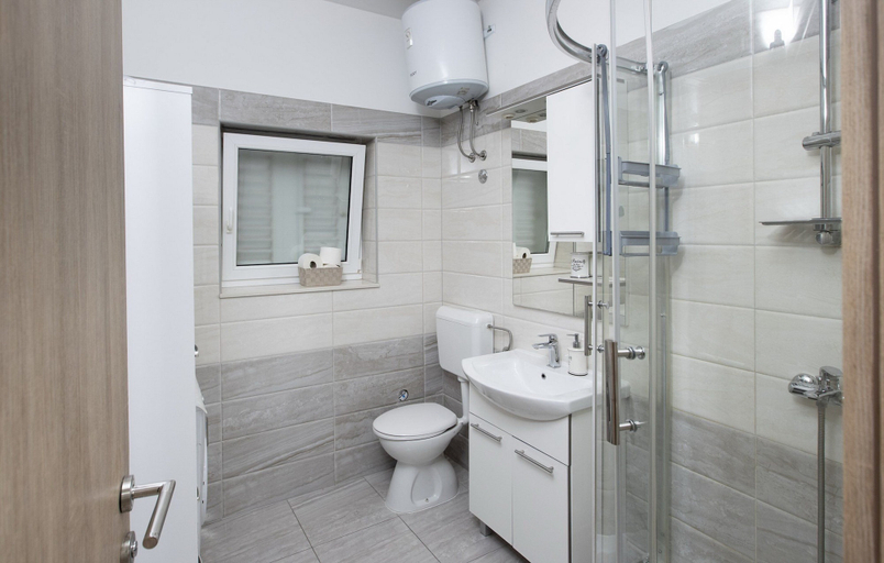 Bathroom, Apartment Mia, Split