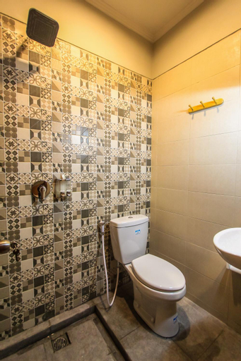 Bathroom 17
