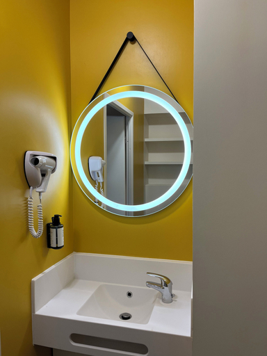 Bathroom 4, B&B HOME Paris Mairie de Saint-Ouen, Seine-Saint-Denis