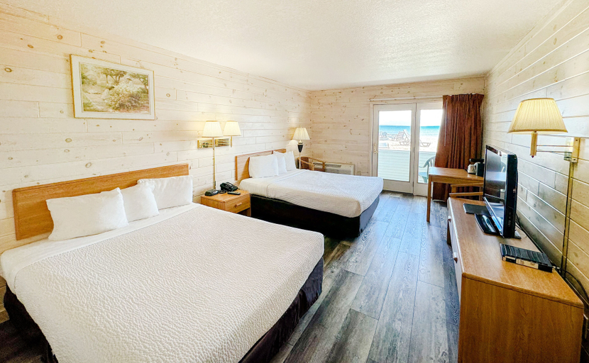 Others 4, Blue Water Beachfront Hotel & Waterpark, Cheboygan