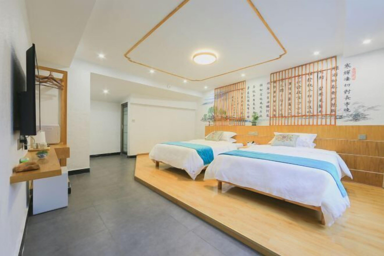 Bedroom 2, Zhen'Gan Club, Xiangxi Tujia and Miao