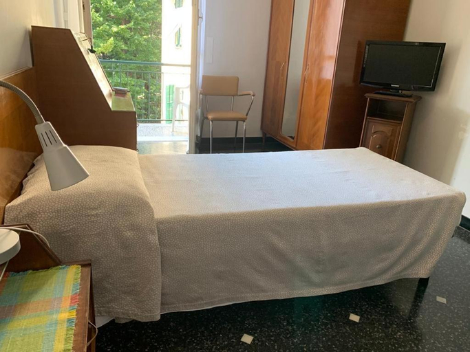 Bedroom 2, Albergo Magenta, Genova