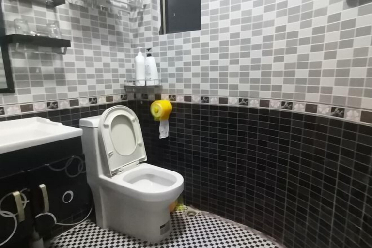 Bathroom 4, Yongxing Theme Holiday Hostel, Huizhou