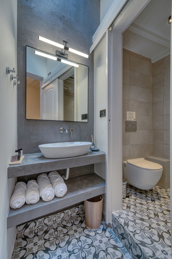 Bathroom 5, Vittore Gambello Rooms, Peloponnese
