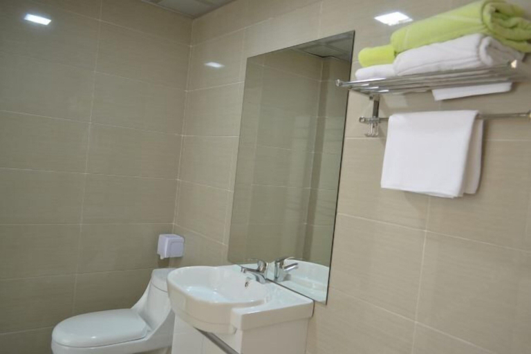 Bathroom 3, Bama Shanshui Bipoyuan Hotel, Hechi