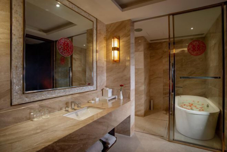 Bathroom 4, Grand New Century Hotel, Yichun