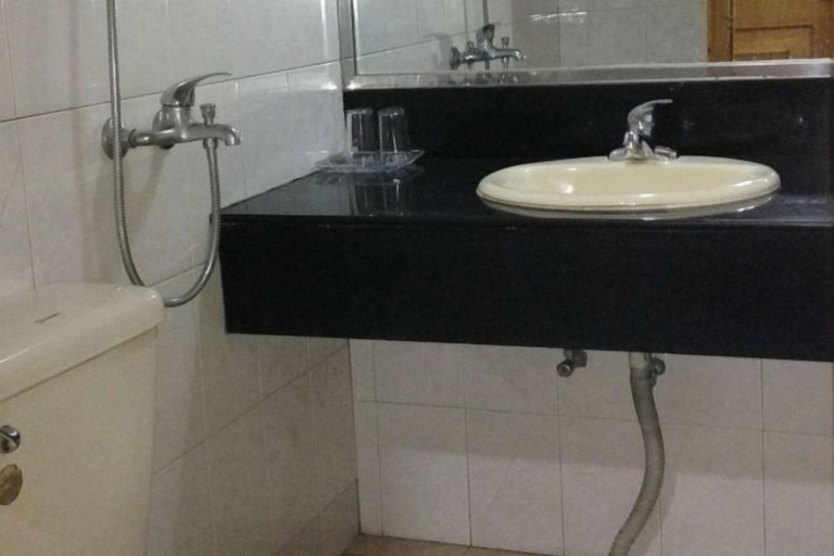 Bathroom 3, Red Moon Inn, Wenzhou