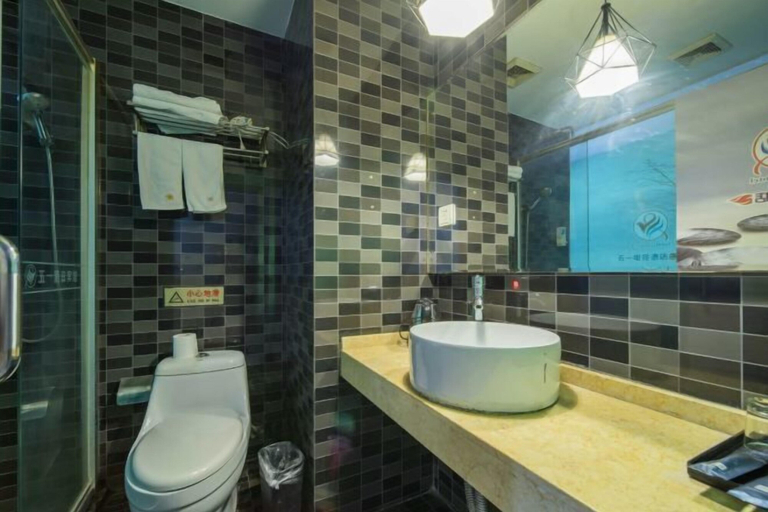 Bathroom 3, Wuyi E-Sports Hotel, Chenzhou