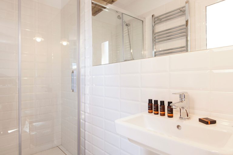Bathroom 4, Aspasios Charming Flats, Barcelona