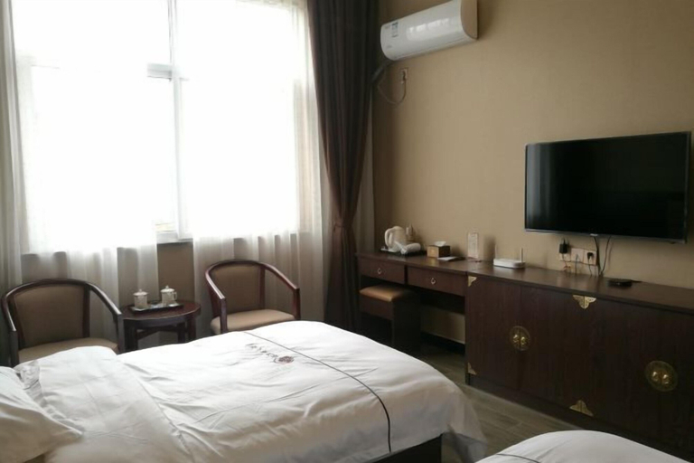Bedroom 2, Linjianglou Hotel, Hanzhong