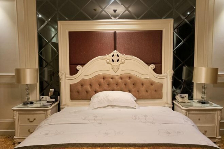 Bedroom 2, Jinhai'an Sunshine Holiday Hotel, Guilin