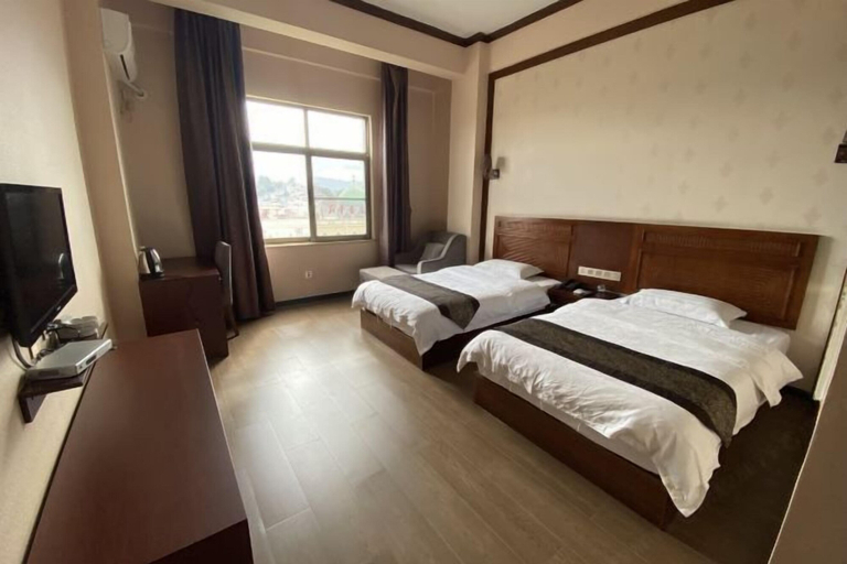 Bedroom 3, Heping Hotel, Honghe Hani and Yi