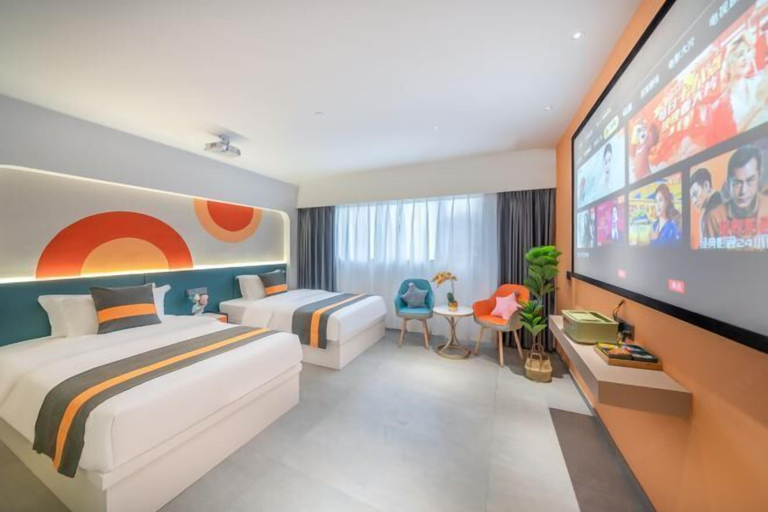Bedroom 3, Zhiling Homestay (Five Star Street City Center), Liuzhou