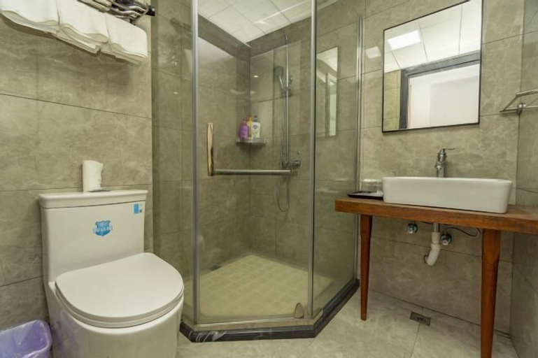 Bathroom 15