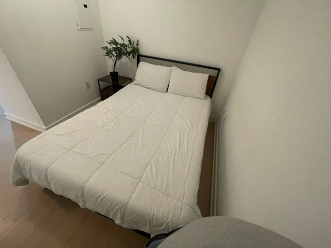 Bedroom 2, Toronto downtown suites, Toronto