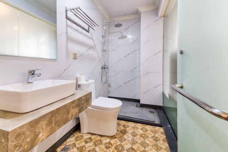 Bathroom 3, Yilu Gangwan Inn, Nanping