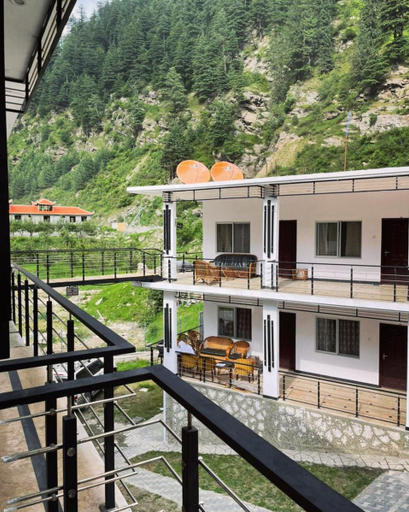 Others 3, Hotel Chateau De North, Hazara