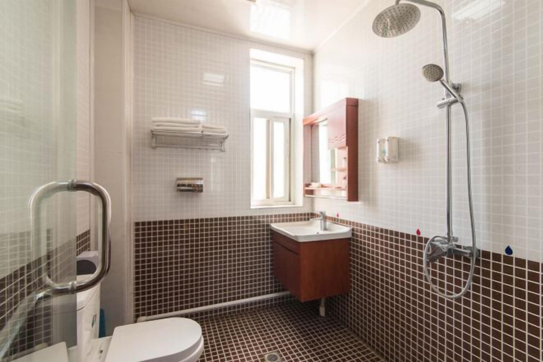 Bathroom 3, Xiyue Theme Inn, Xianyang